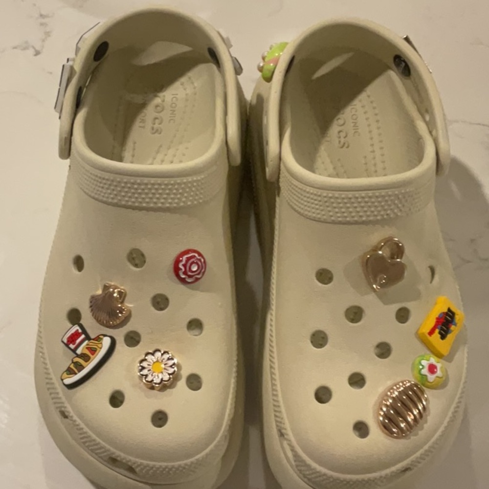 Women’s crocs Cream casual Clogs with Charms as 7